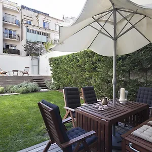 https://apartment-barcelona-rentals-private-pool-and-garden-center.topbarcelonahotels.com